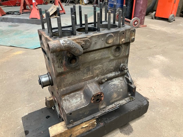 For MASSEY FERGUSON 135 ENGINE BLOCK AD 3.152