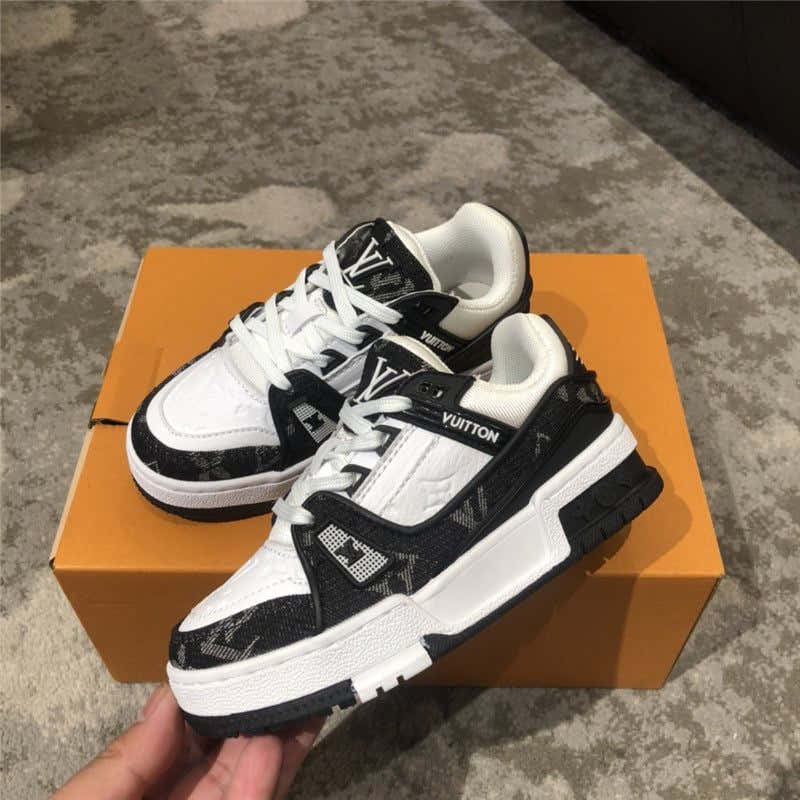 Lv sneakers