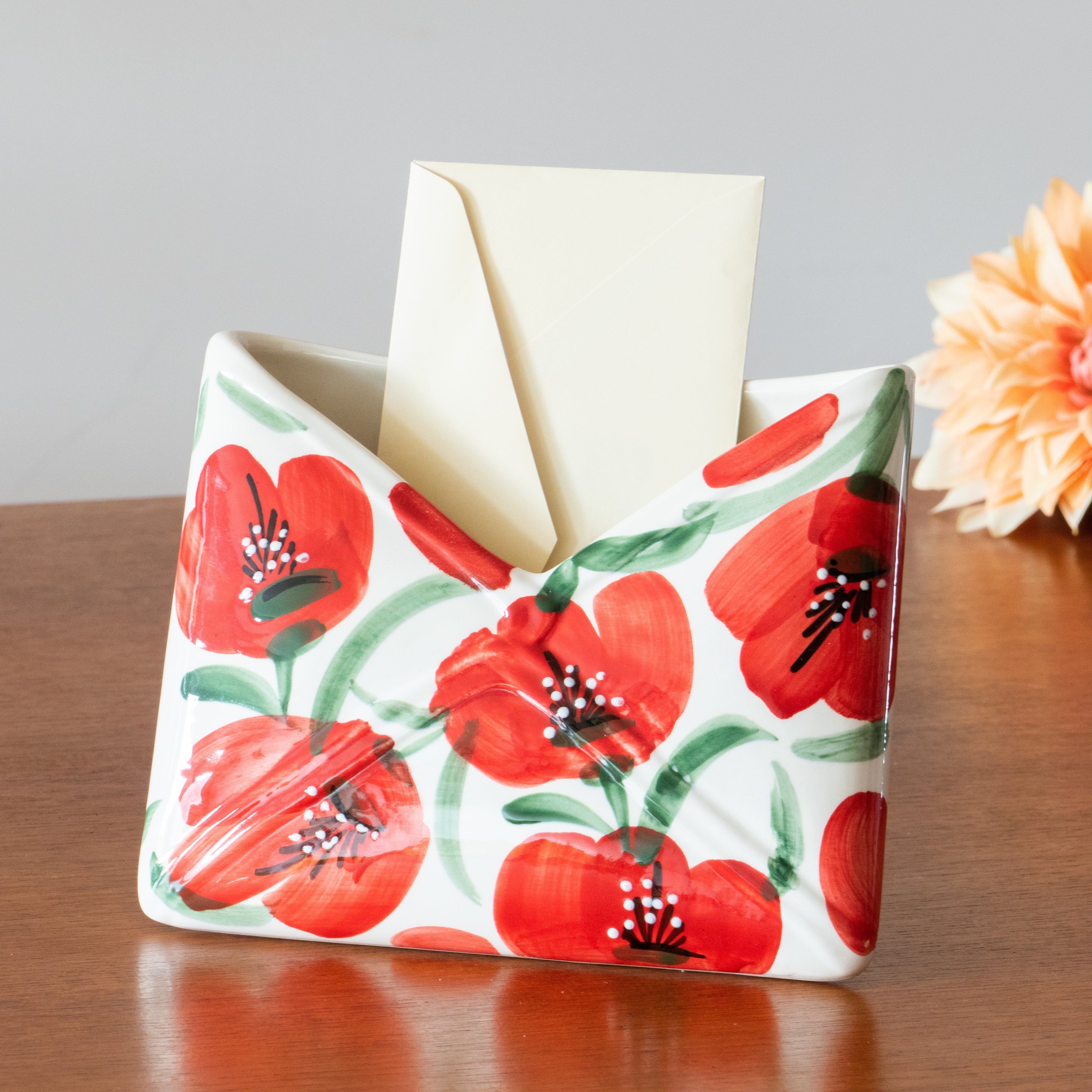 Porte-courrier coquelicots peint à la main