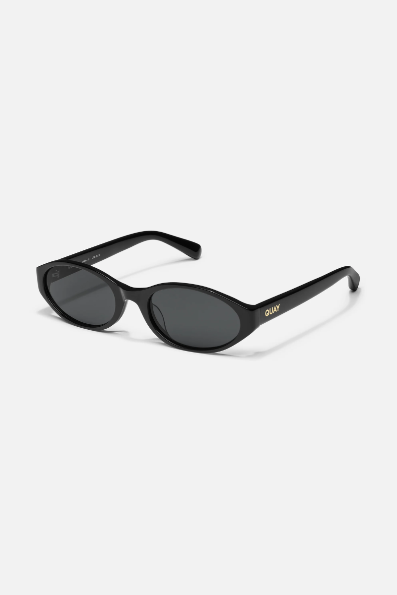 QUAY - AURA POINTS BLACK FRAME / SMOKE LENS
