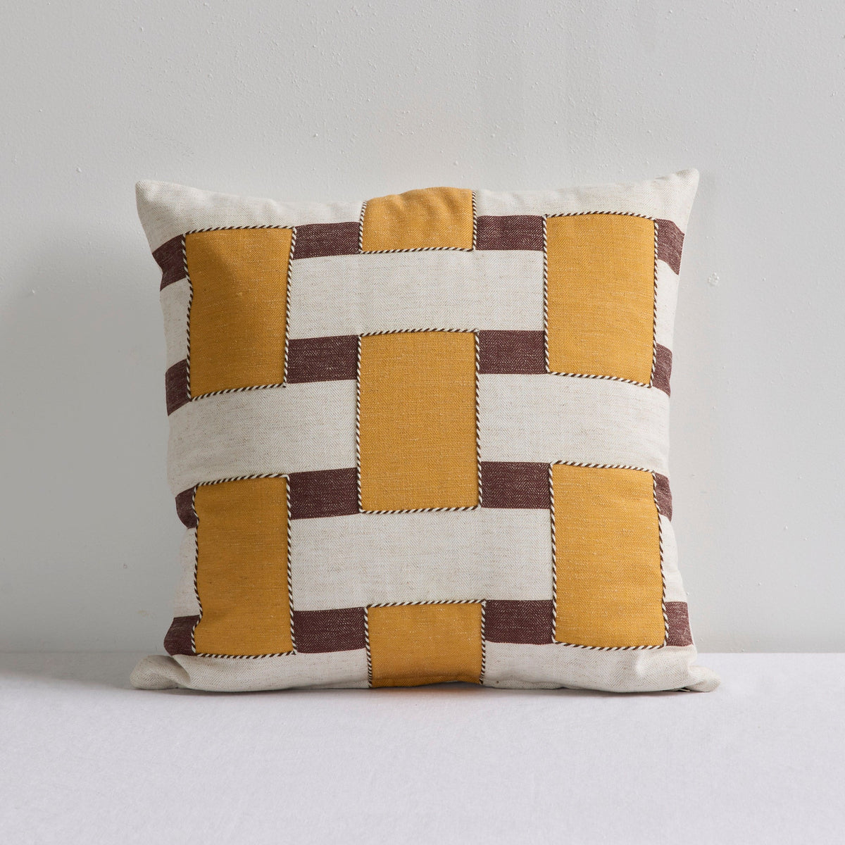Ingrid Cushion - 50x50cm - White/Yellow