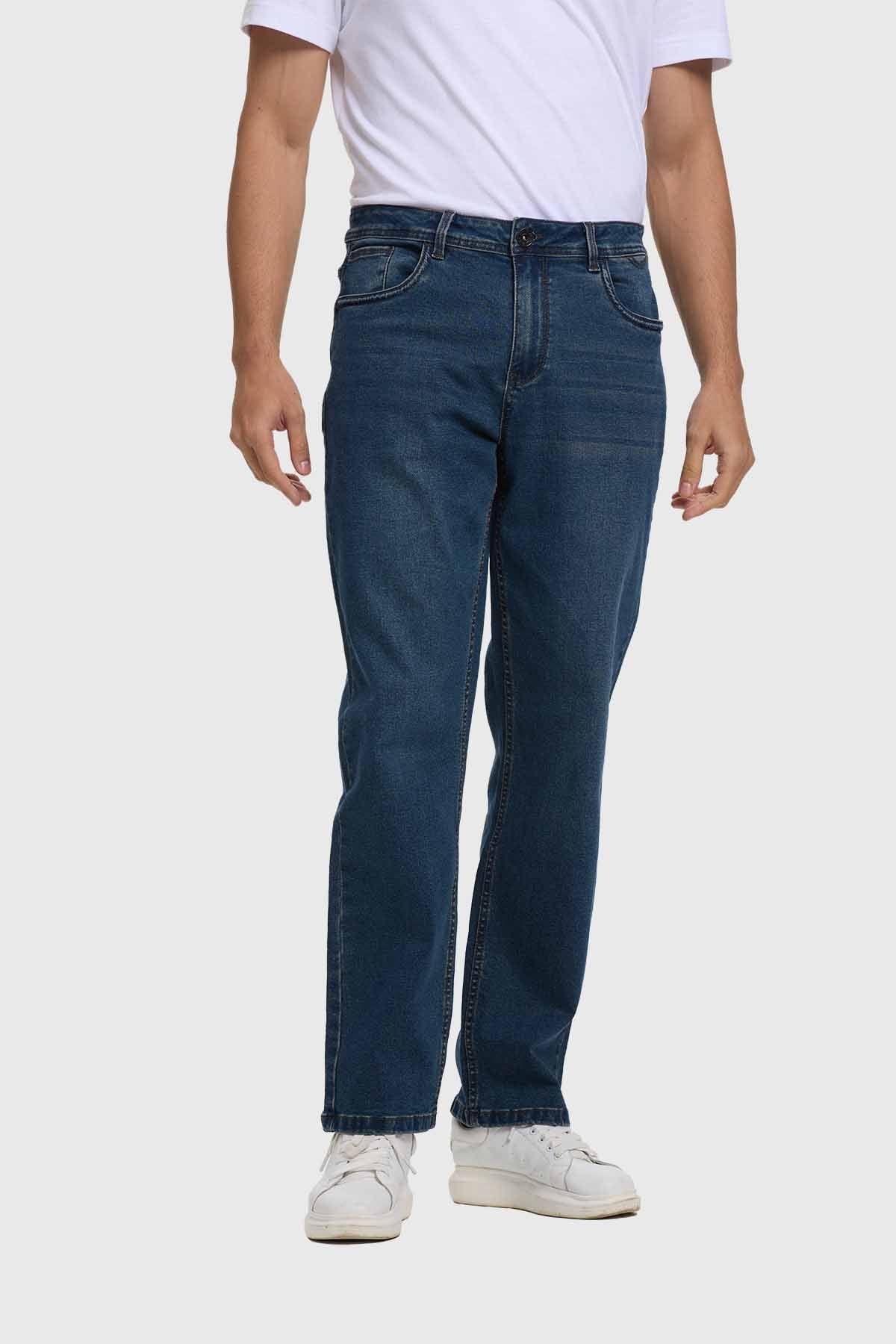 Jeans hombre straight azul de corte clásico sin estampa visibles ideales para un look casual y cómodo
