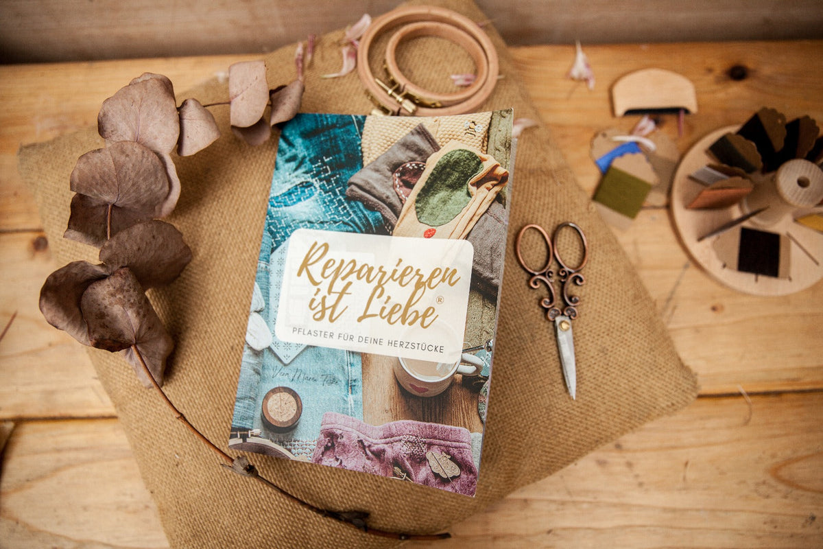 Reparieren ist Liebe - Grundlagen und Techniken des Kunststopfens. Softcover Buch