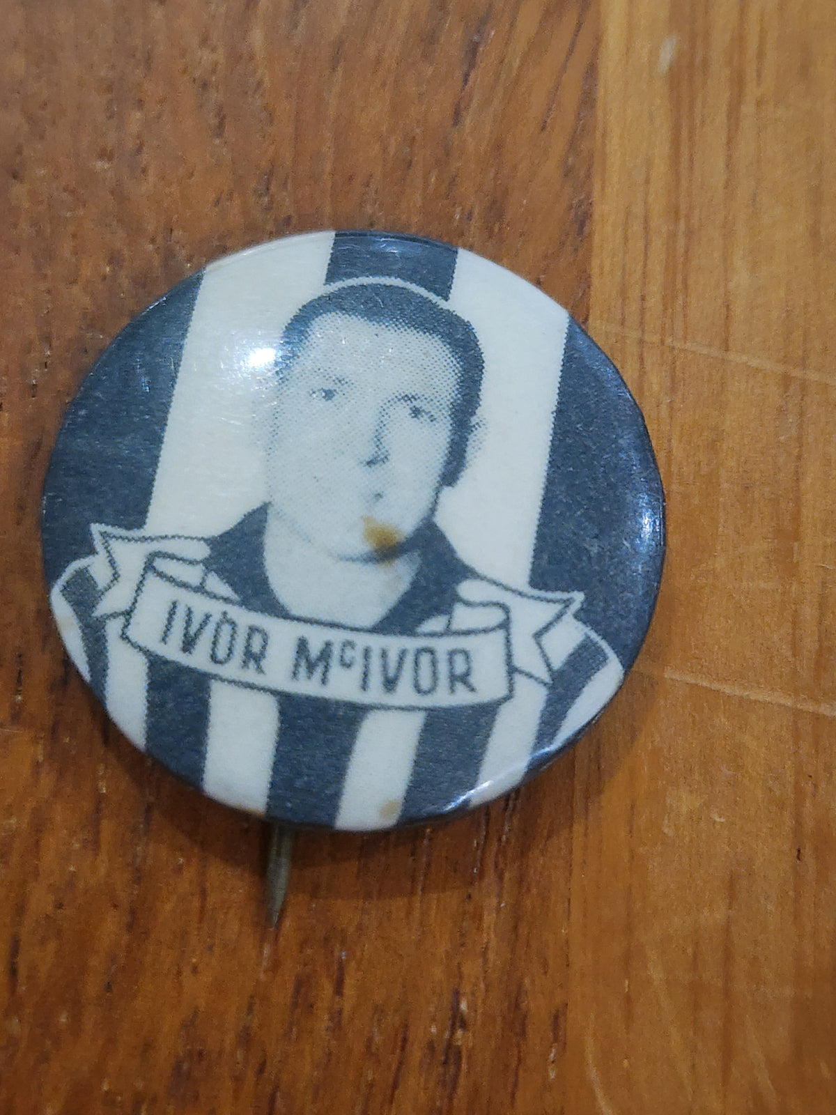 1950s Argus Football Badge - Collingwood  Ivor McIvor